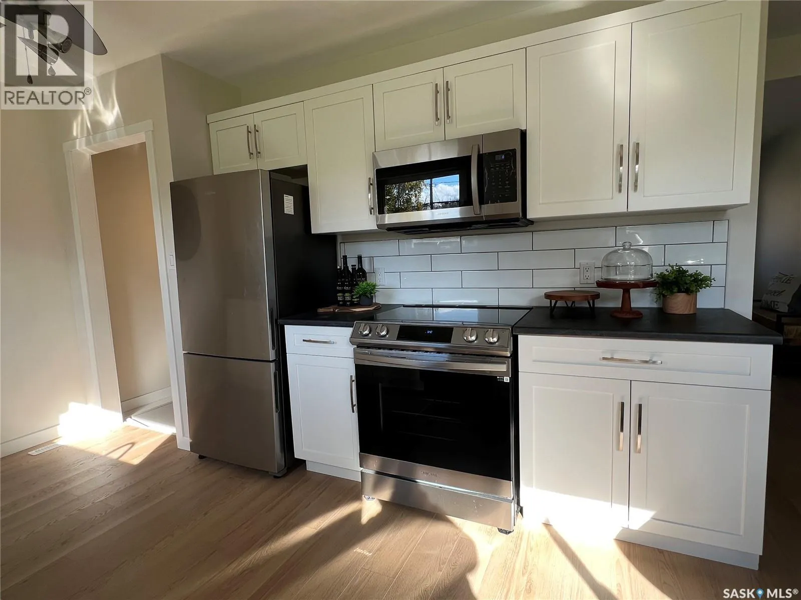 1121 Asquith DRIVE