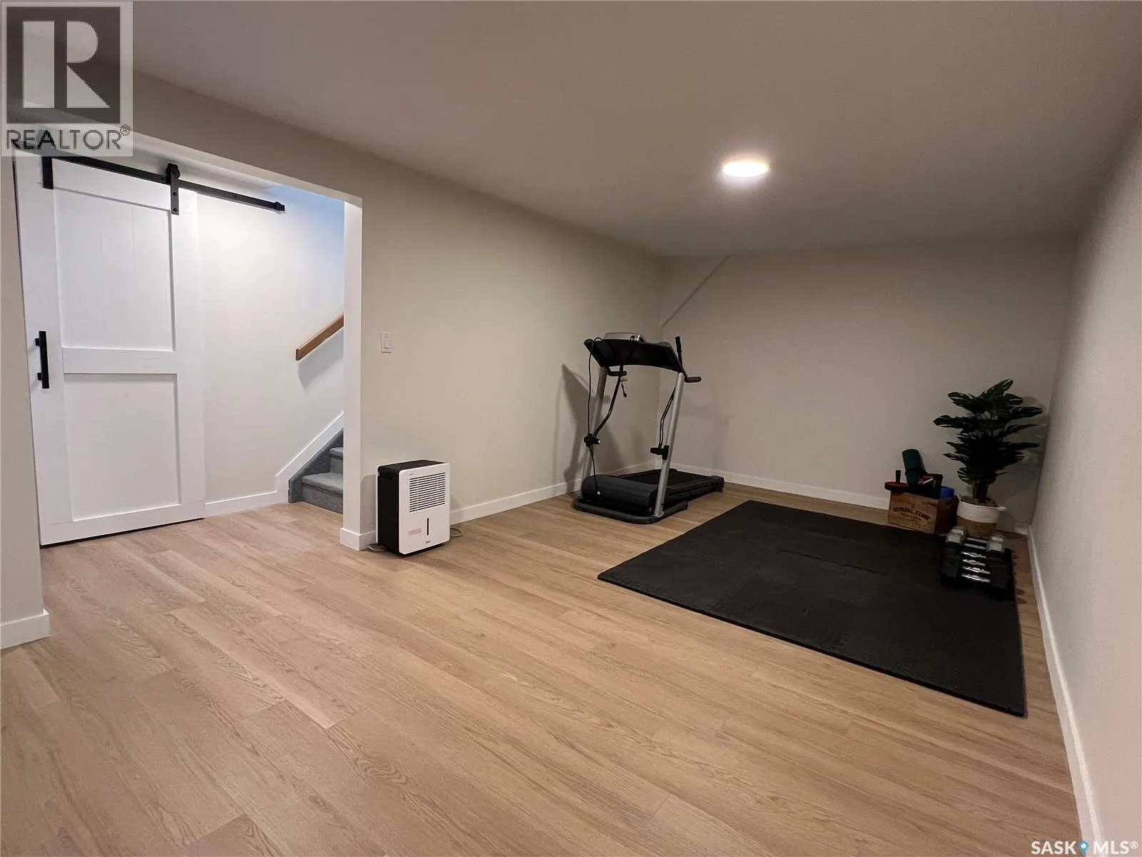 1121 Asquith DRIVE
