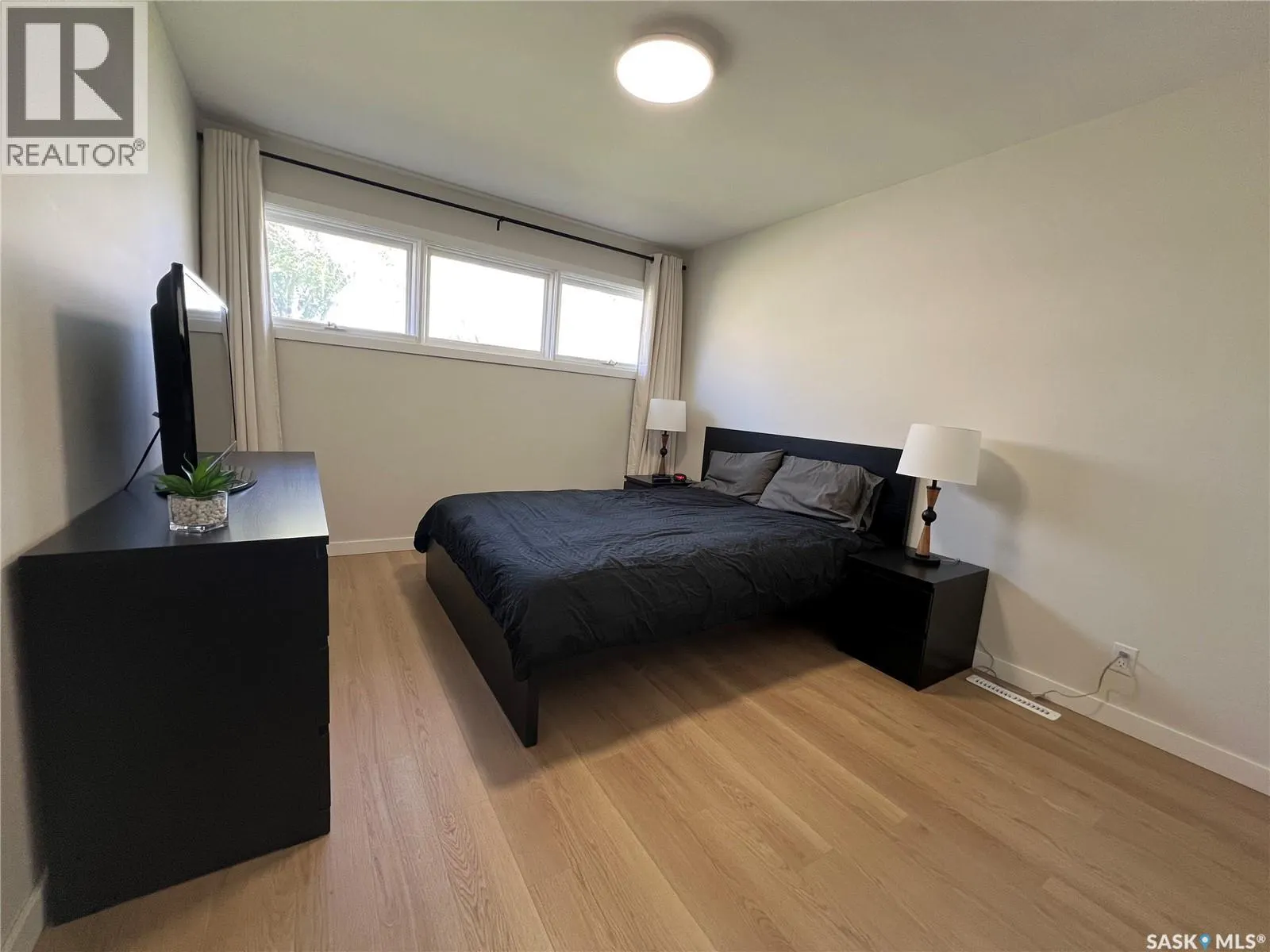 1121 Asquith DRIVE