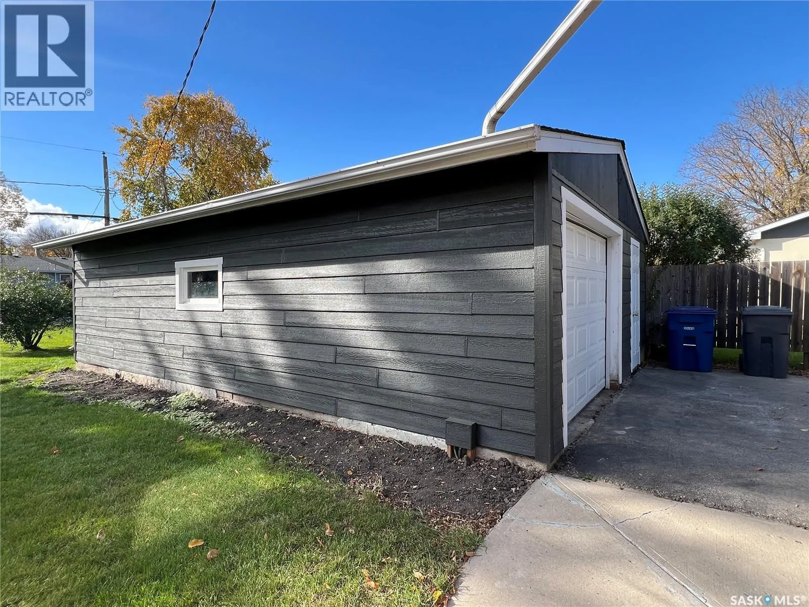 1121 Asquith DRIVE