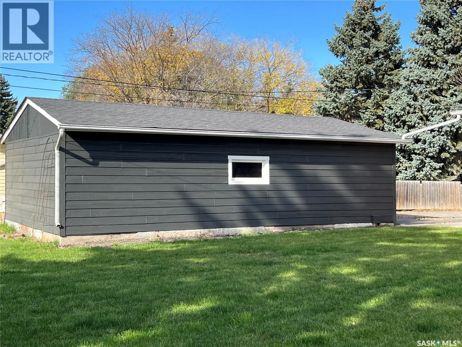 1121 Asquith DRIVE