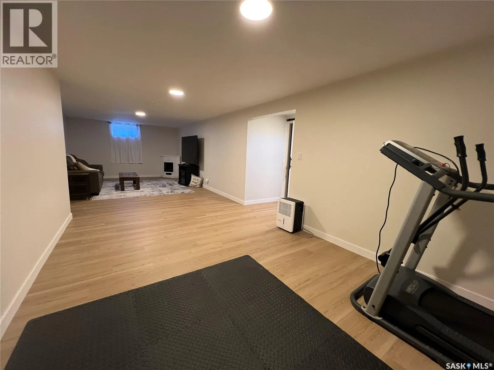 1121 Asquith DRIVE
