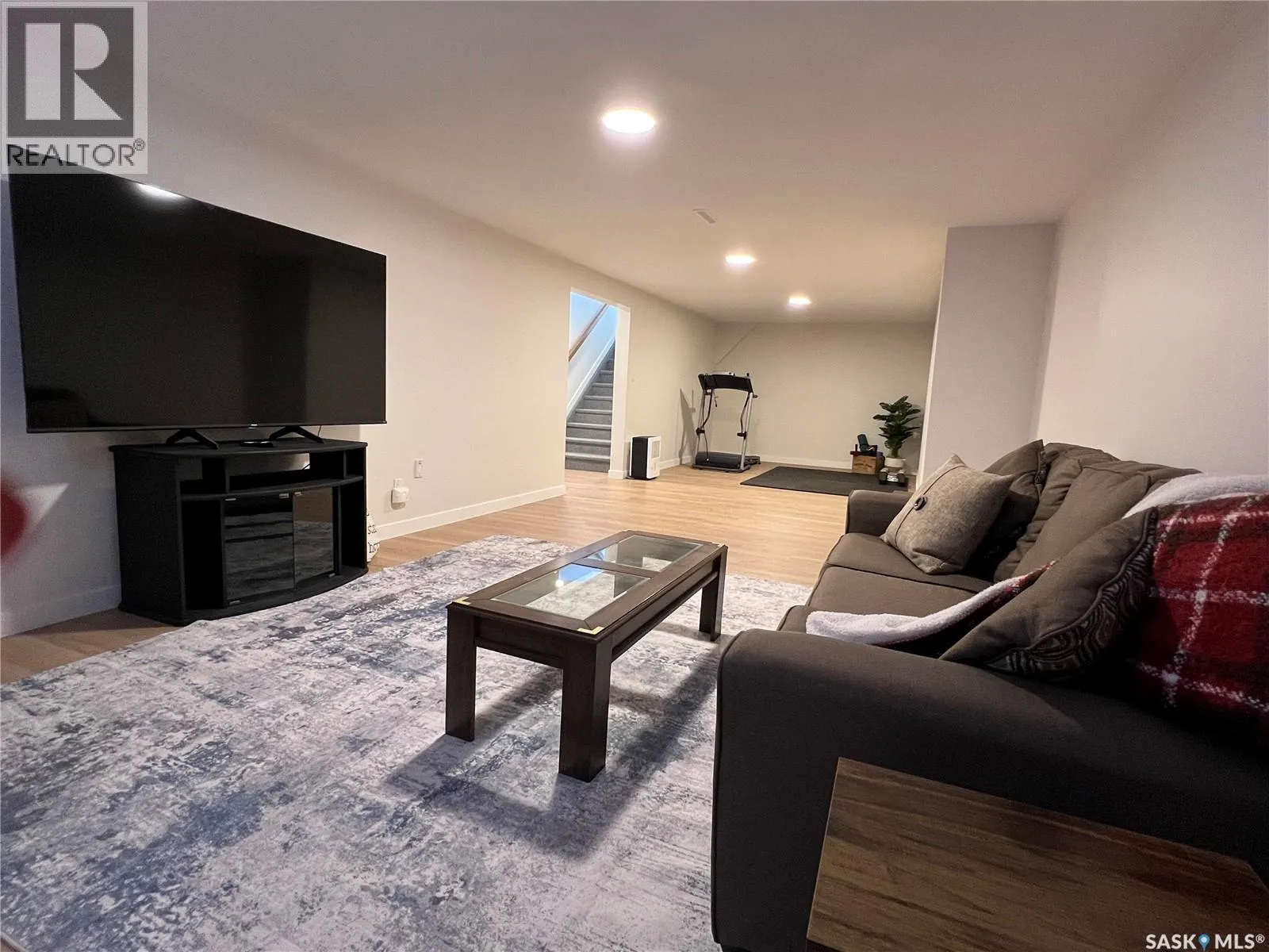 1121 Asquith DRIVE