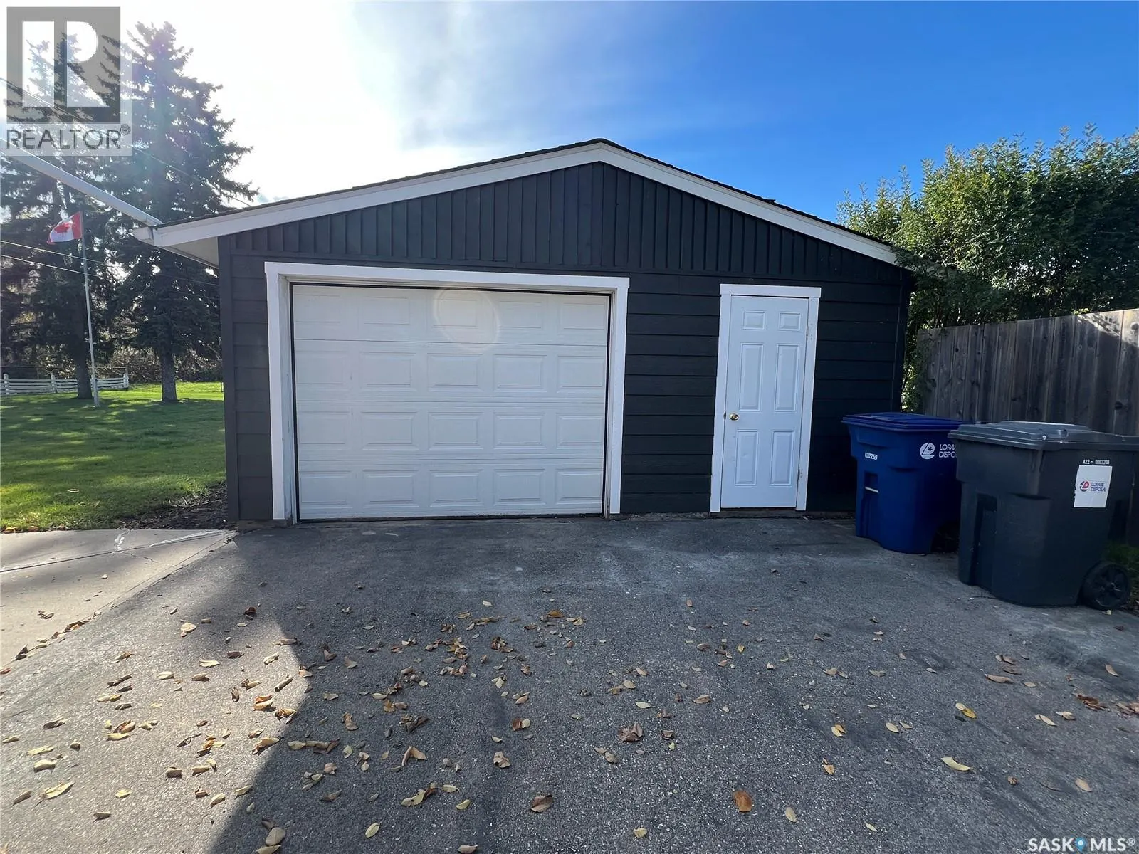 1121 Asquith DRIVE