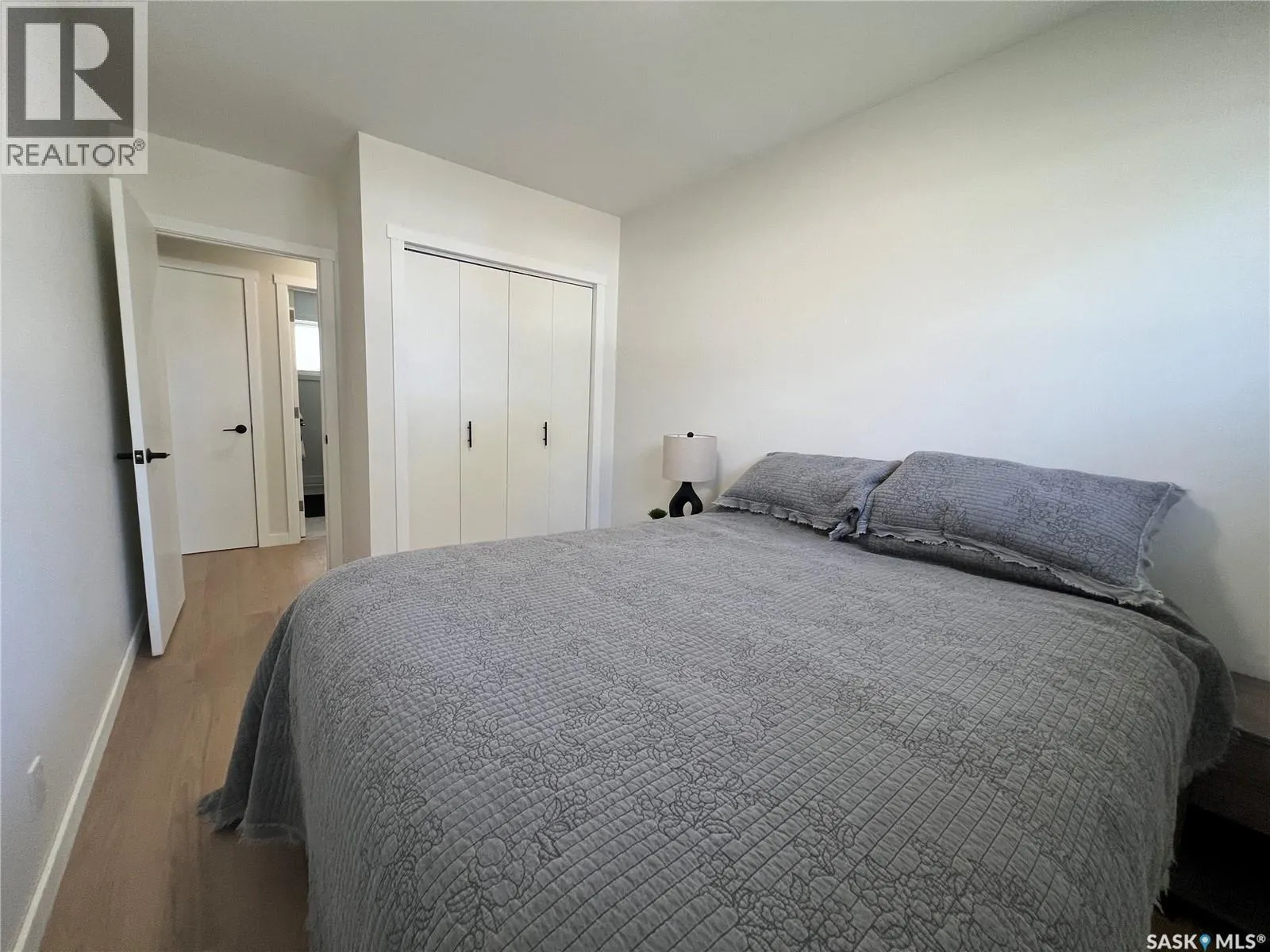 1121 Asquith DRIVE
