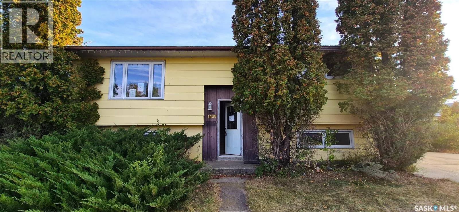 1438 Sioux CRESCENT SW