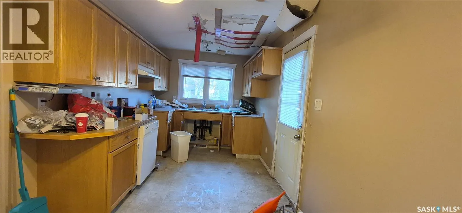 1438 Sioux CRESCENT SW