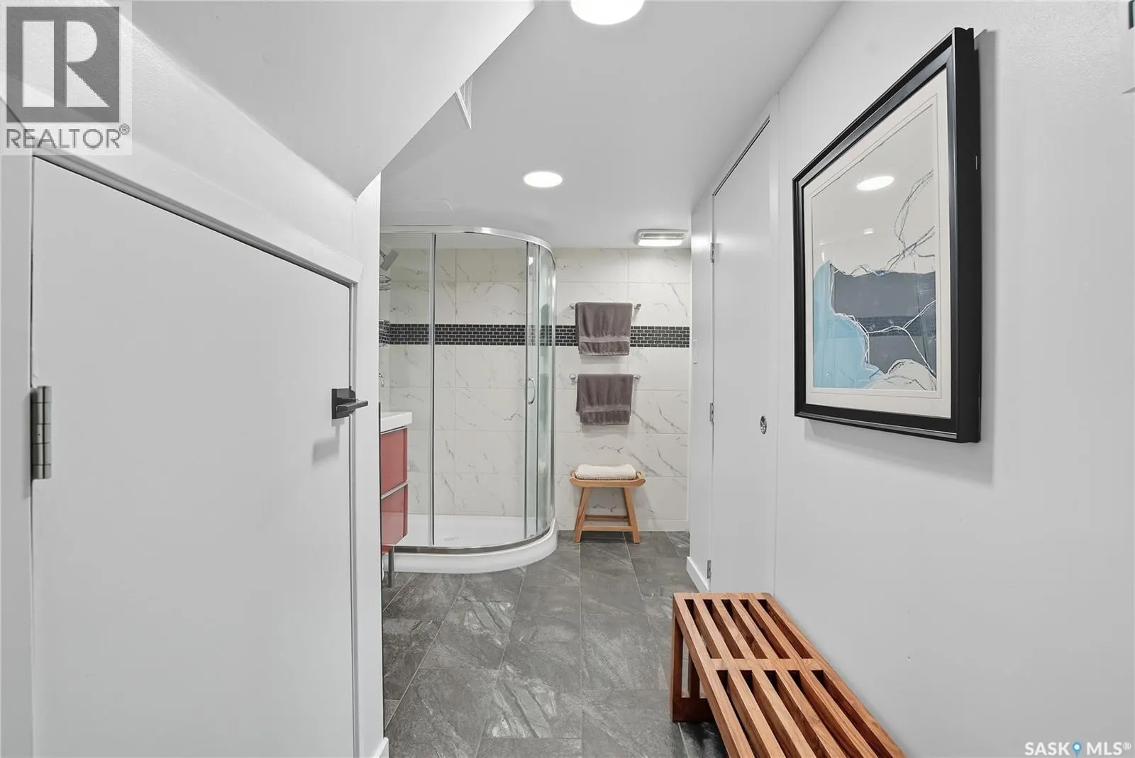 205 28th STREET W