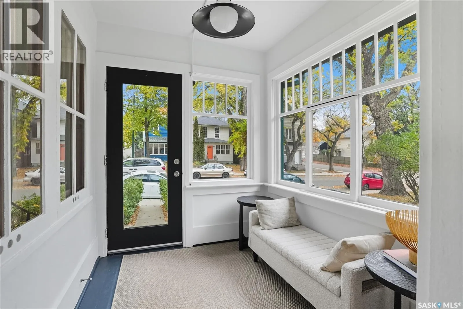 205 28th STREET W
