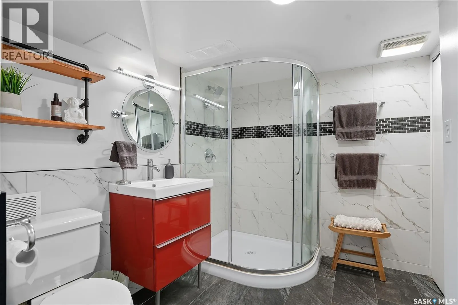 205 28th STREET W
