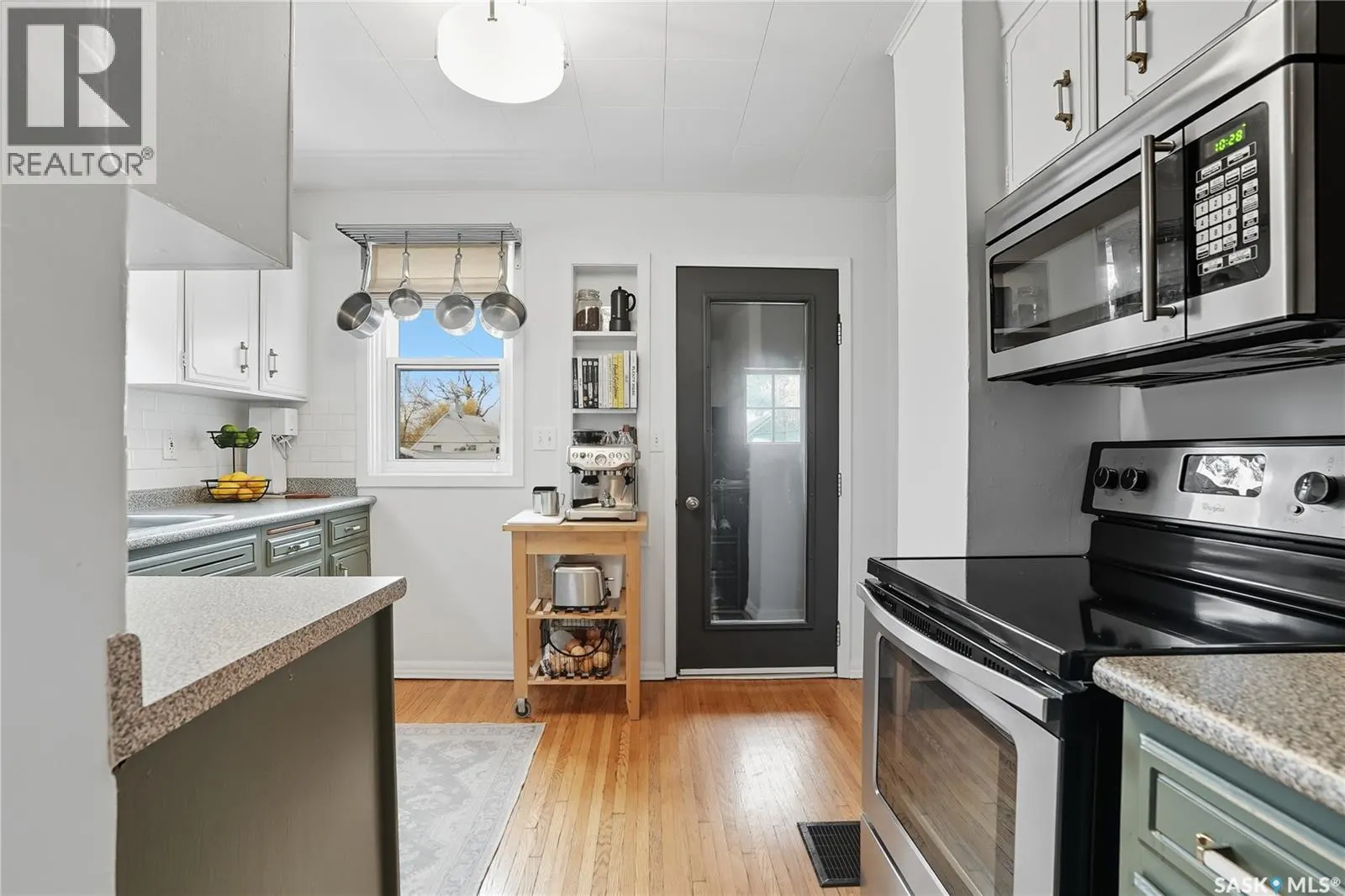 205 28th STREET W