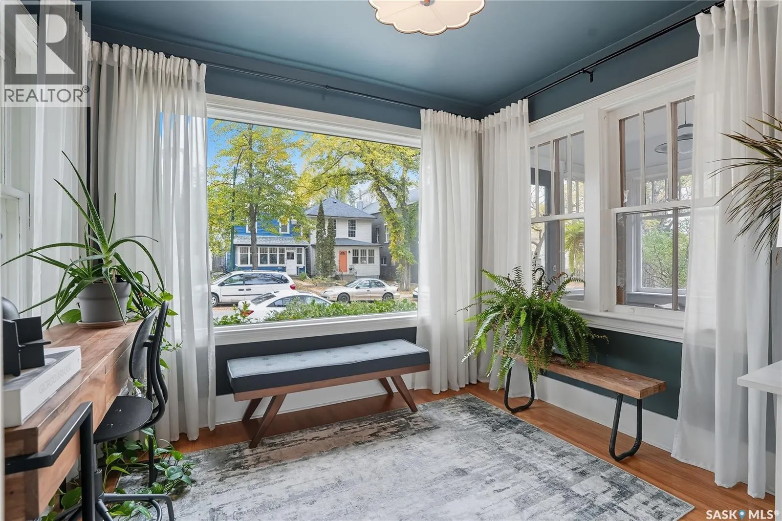 205 28th STREET W