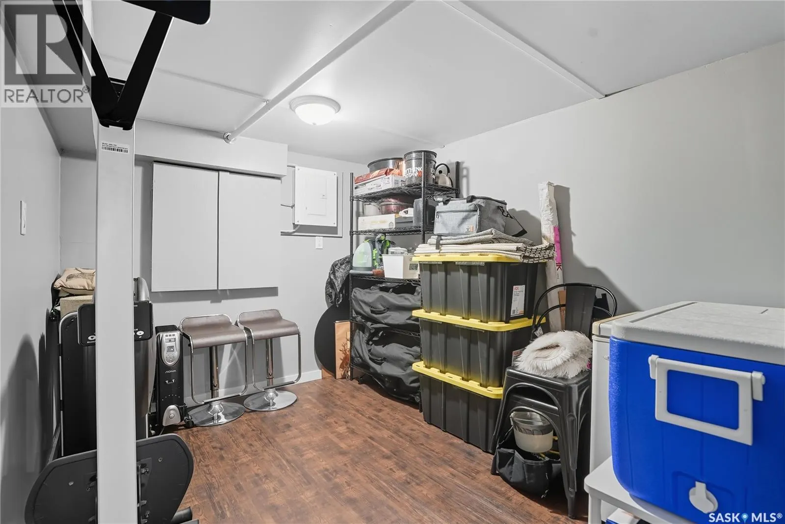 205 28th STREET W