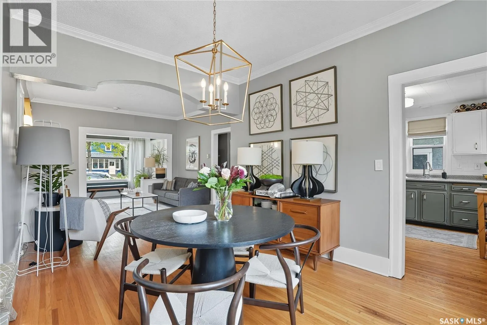 205 28th STREET W