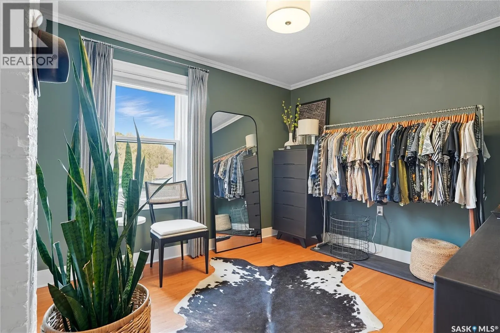 205 28th STREET W