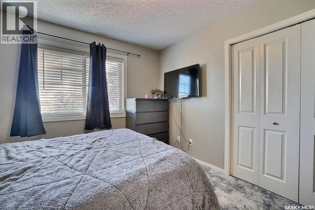 71 5537 Blake CRESCENT