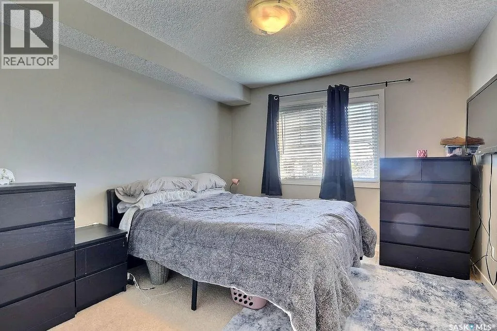 71 5537 Blake CRESCENT