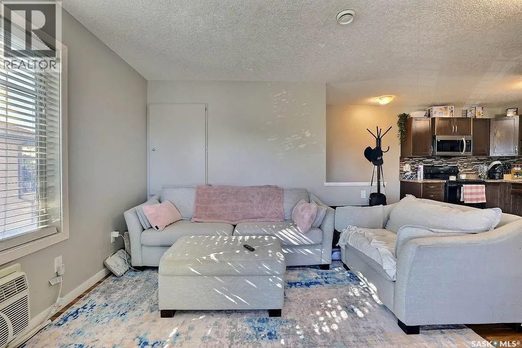 71 5537 Blake CRESCENT