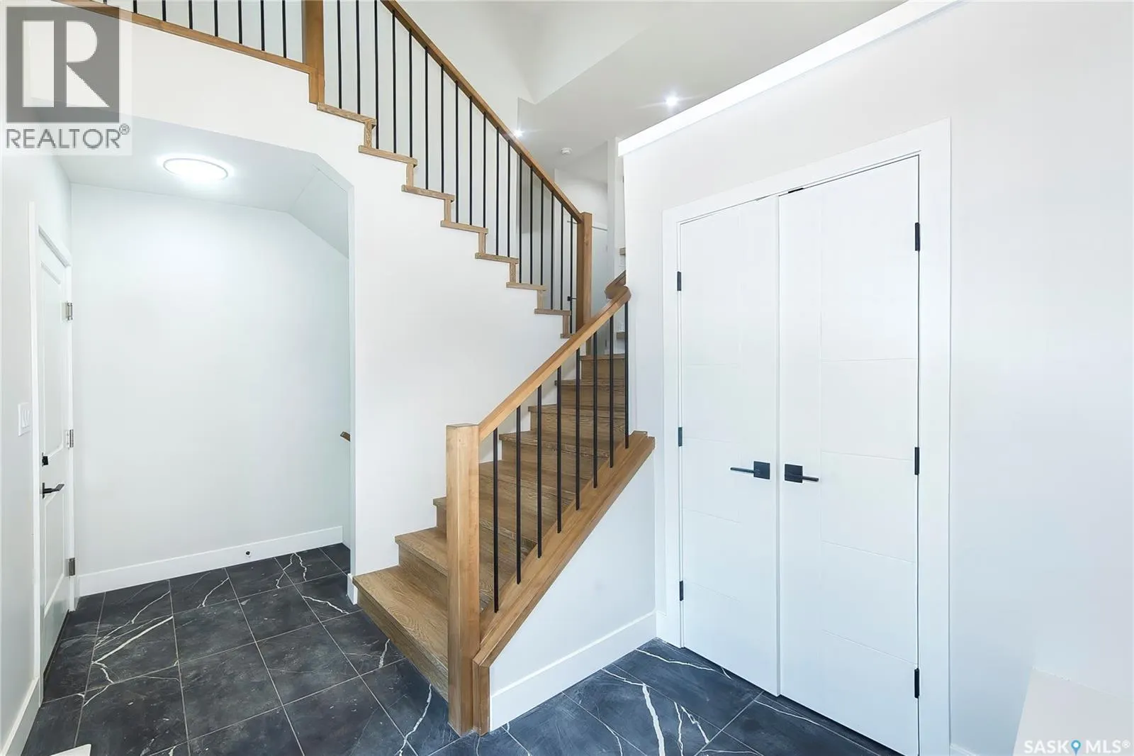 823 Nightingale ROAD