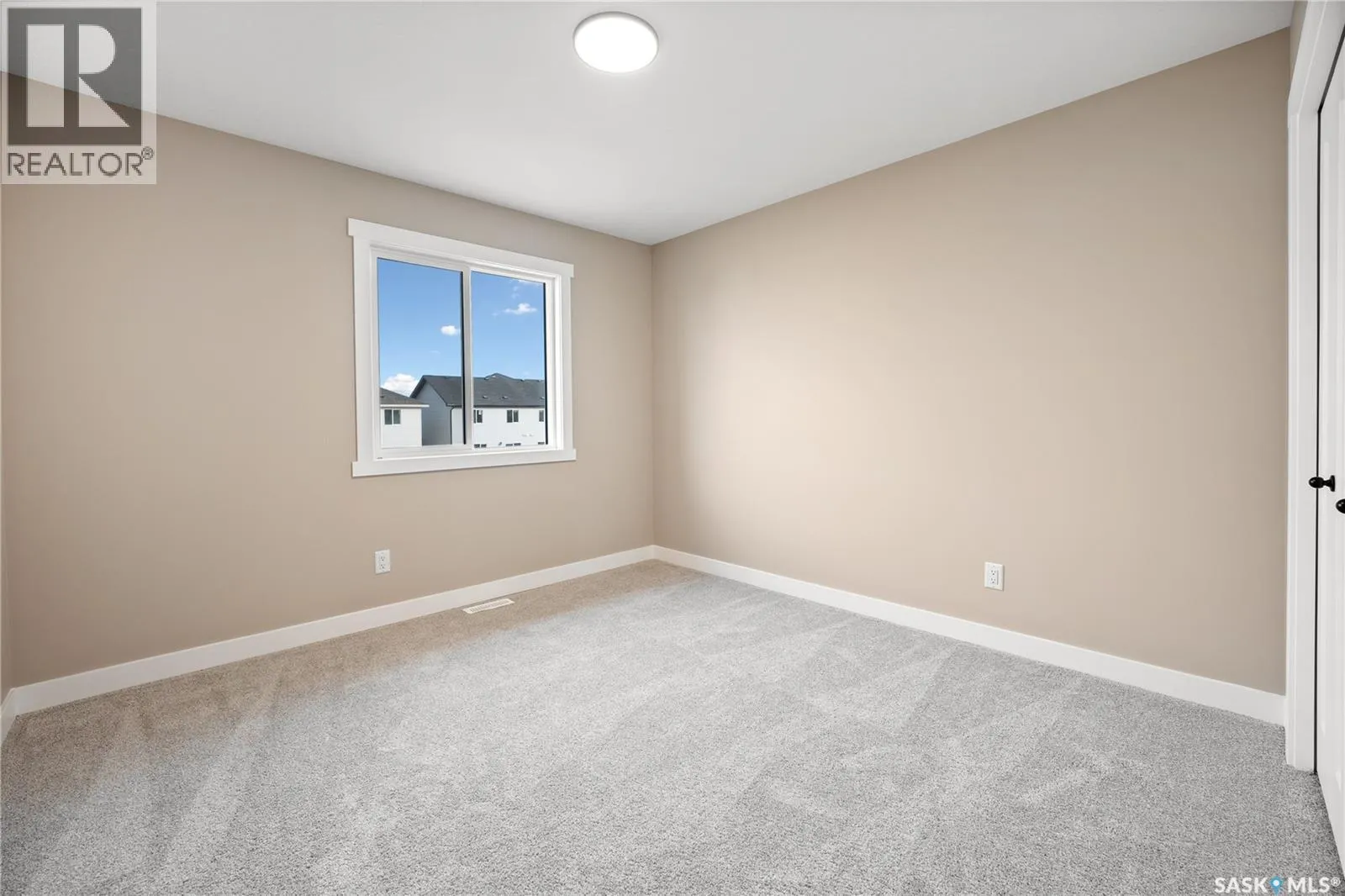 411 Kinloch CRESCENT