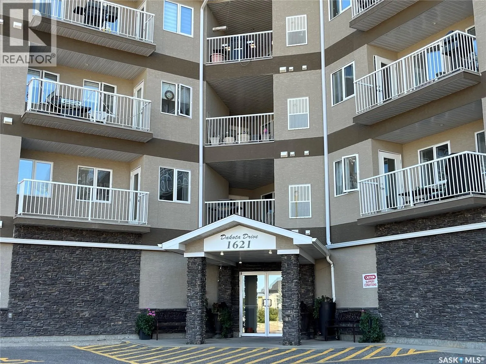 204 1621 Dakota DRIVE