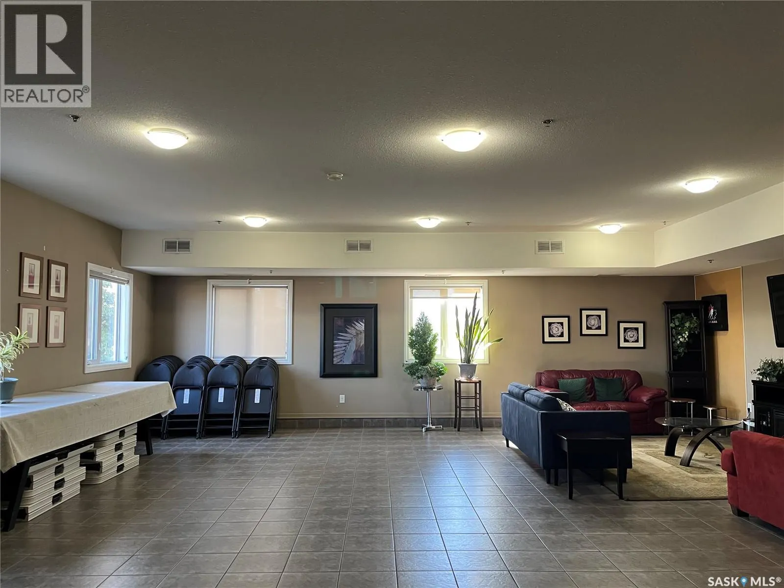 204 1621 Dakota DRIVE