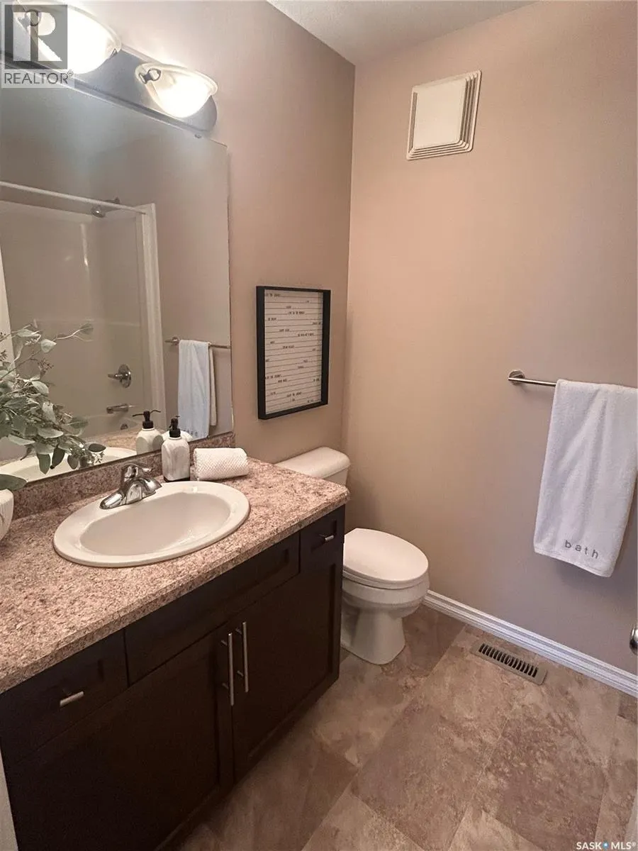 204 1621 Dakota DRIVE