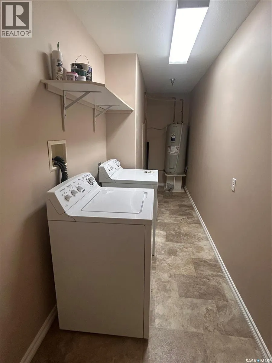 204 1621 Dakota DRIVE