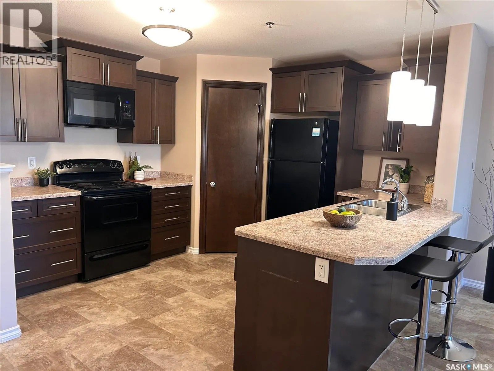 204 1621 Dakota DRIVE
