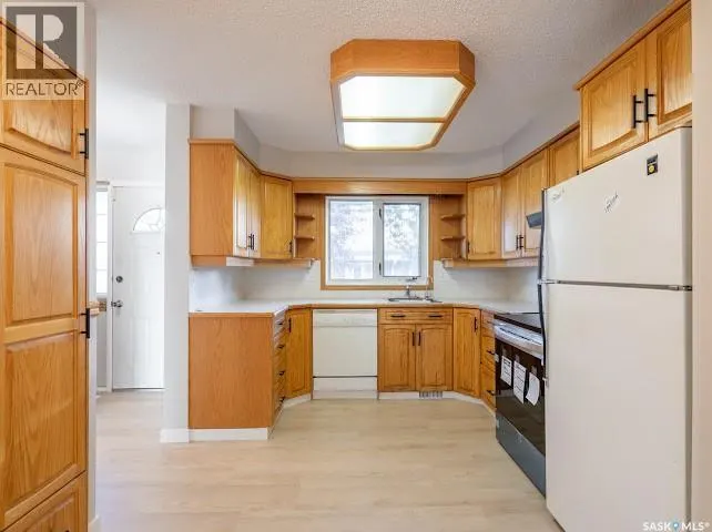270 PLAINSVIEW DRIVE