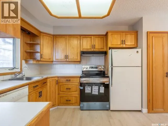 270 PLAINSVIEW DRIVE
