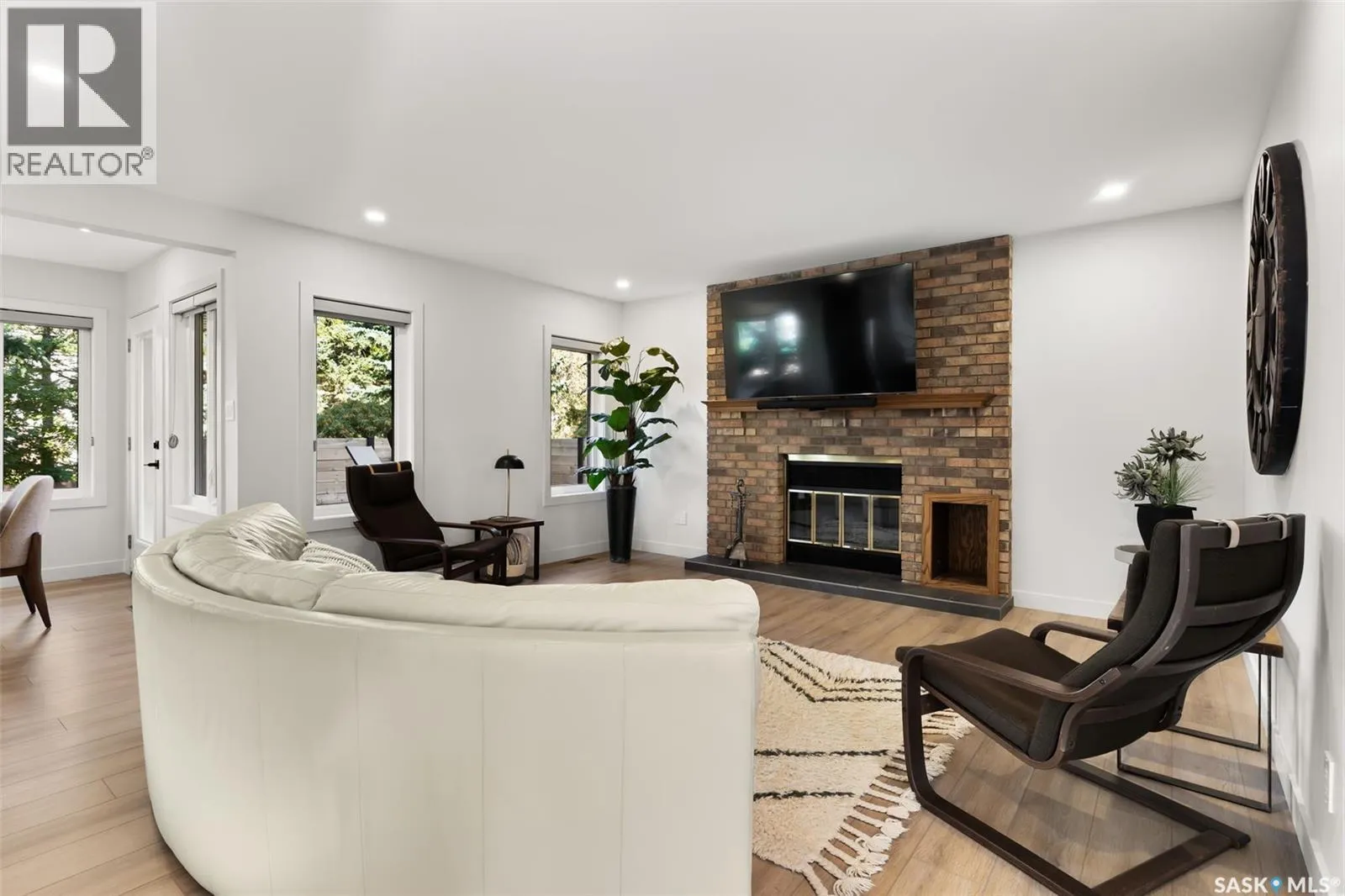 3807 Bow BAY