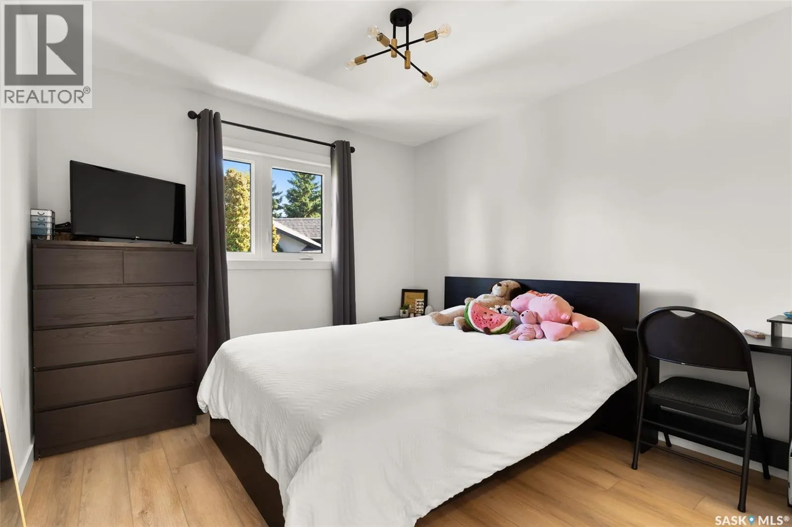 3807 Bow BAY