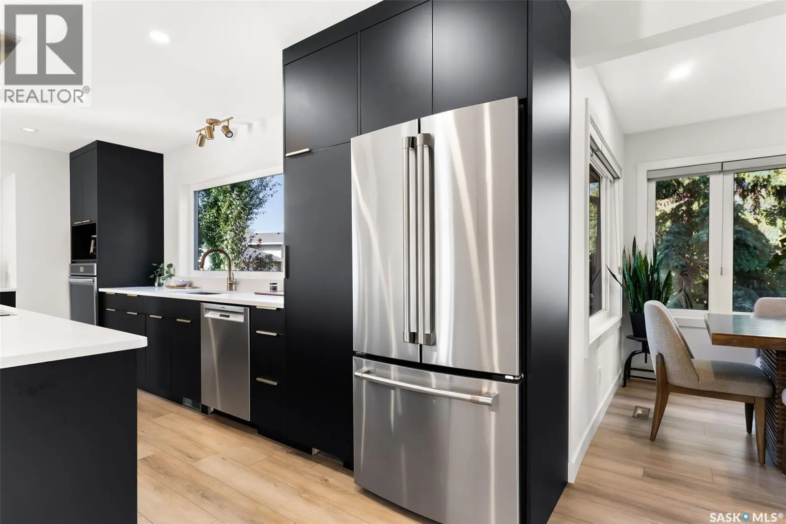 3807 Bow BAY