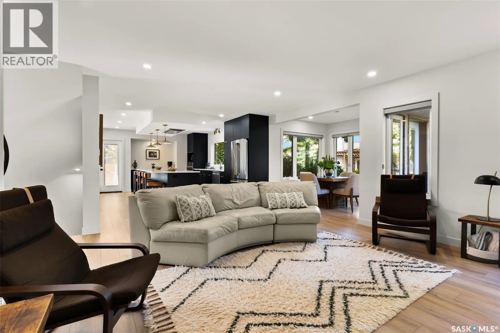 3807 Bow BAY