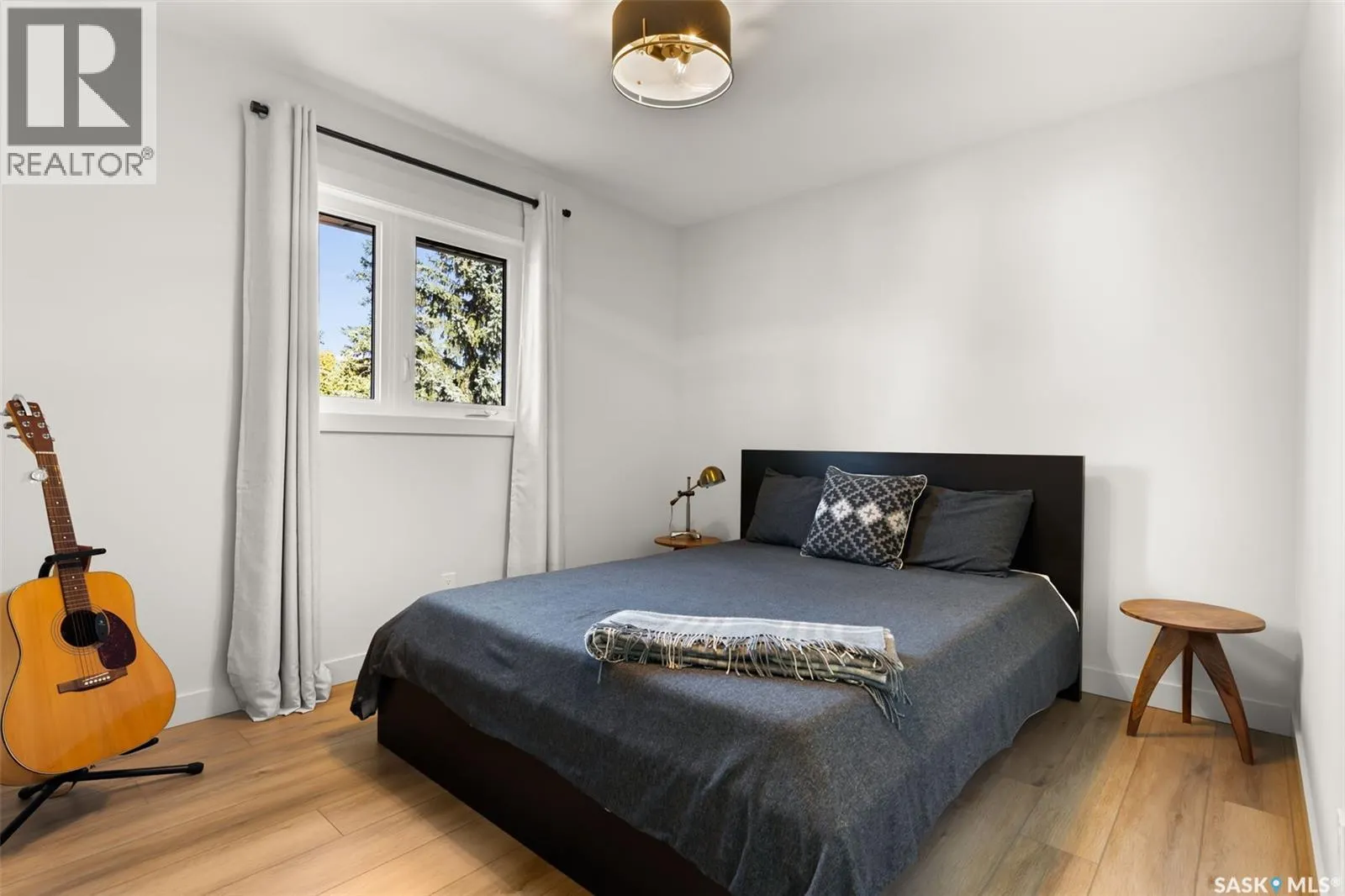 3807 Bow BAY