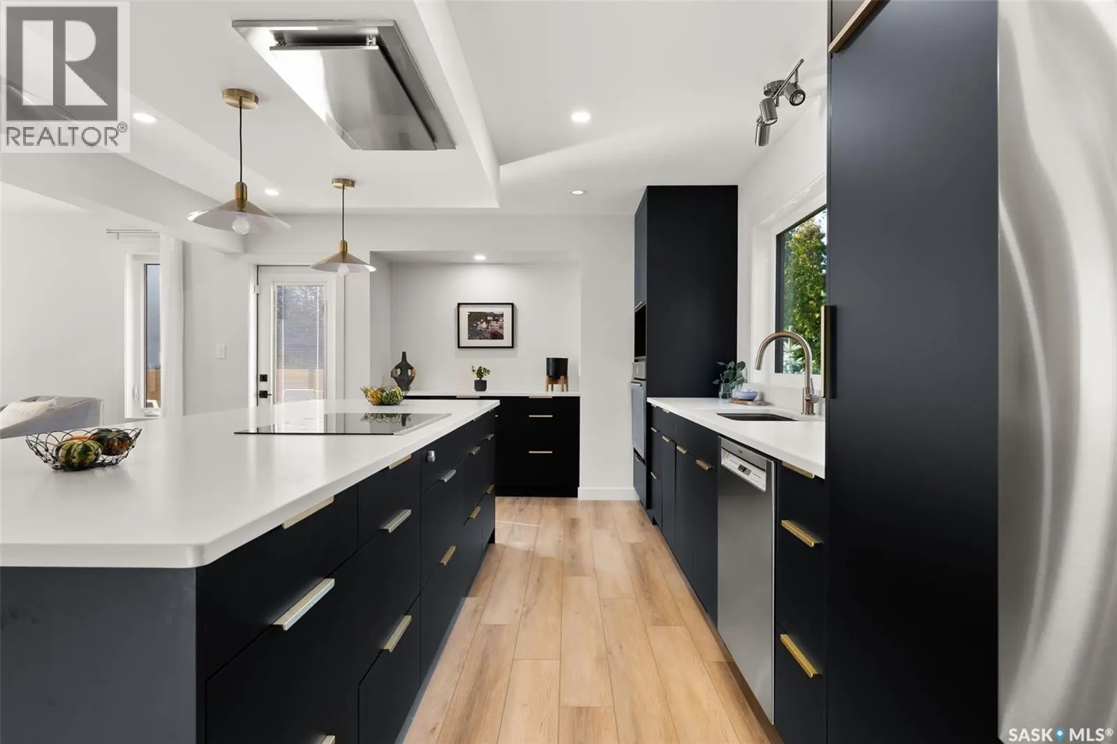 3807 Bow BAY