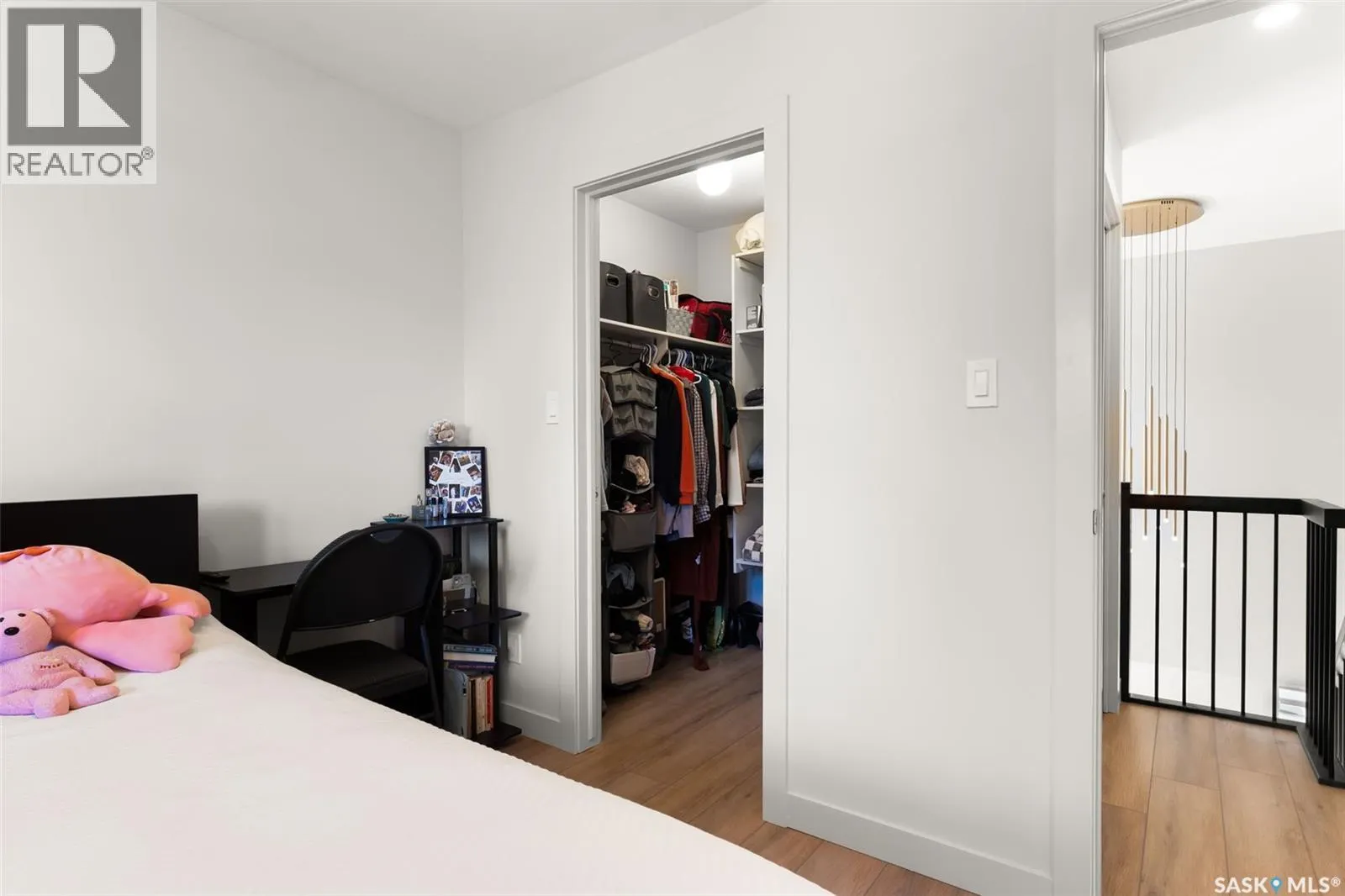 3807 Bow BAY