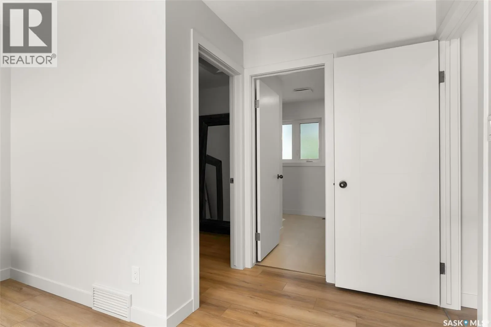 3807 Bow BAY