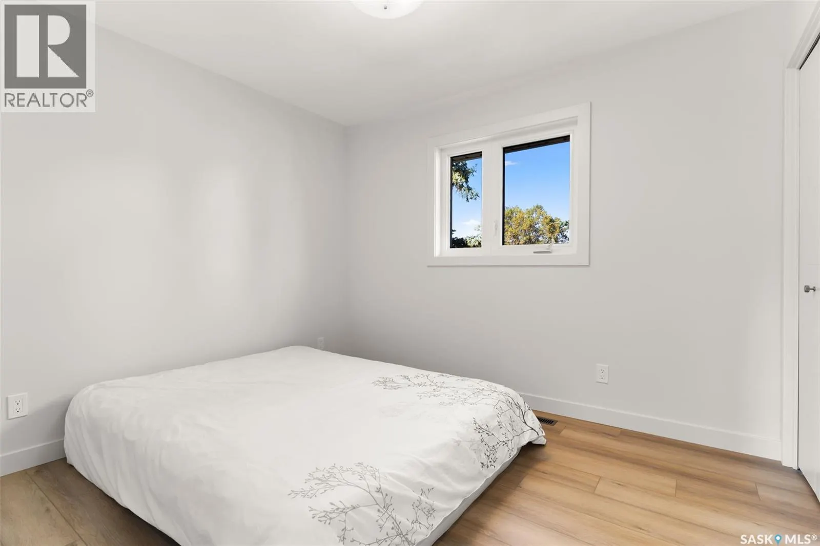 3807 Bow BAY