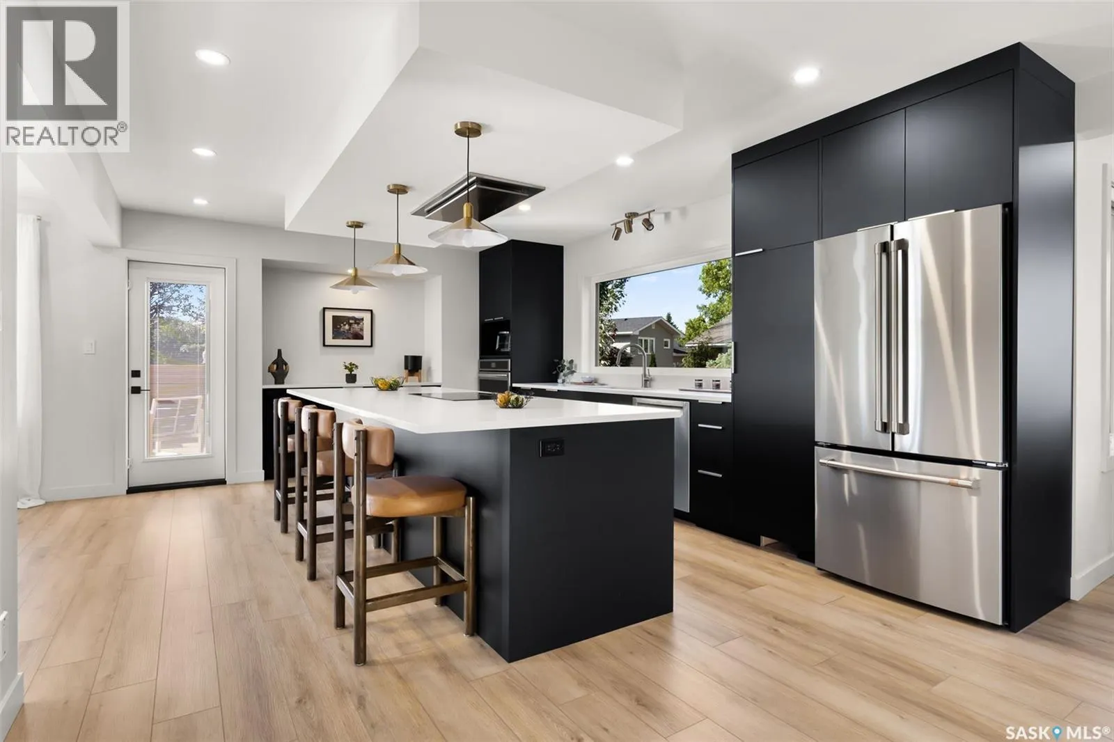 3807 Bow BAY