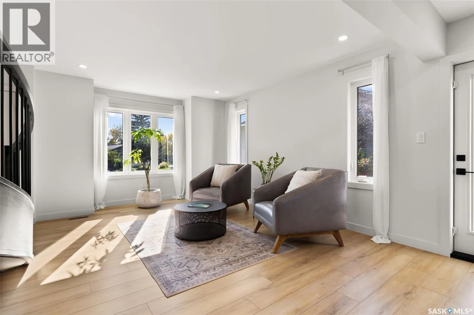 3807 Bow BAY