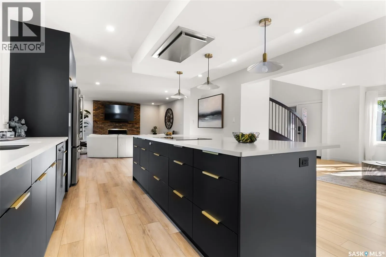 3807 Bow BAY