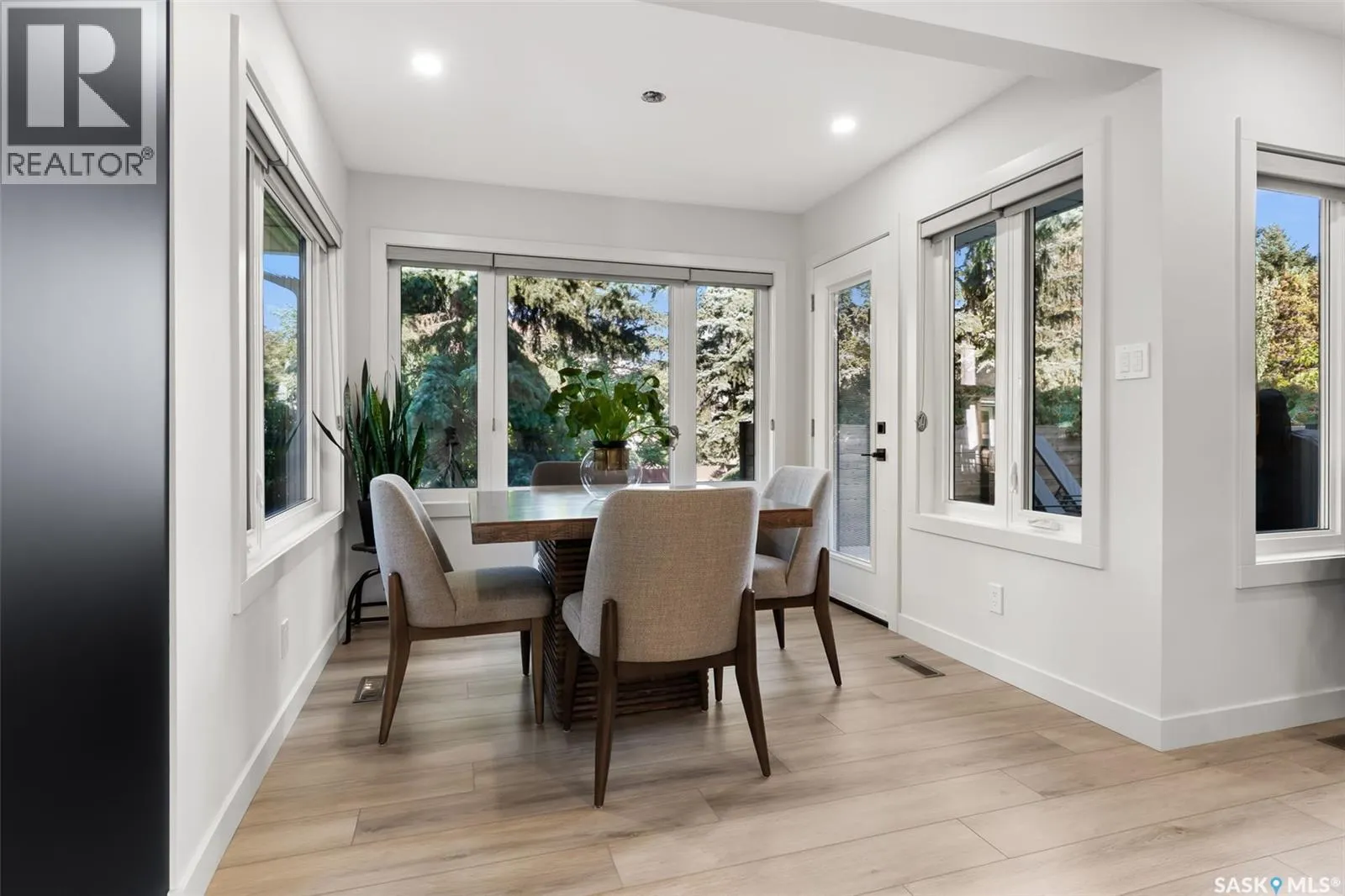3807 Bow BAY