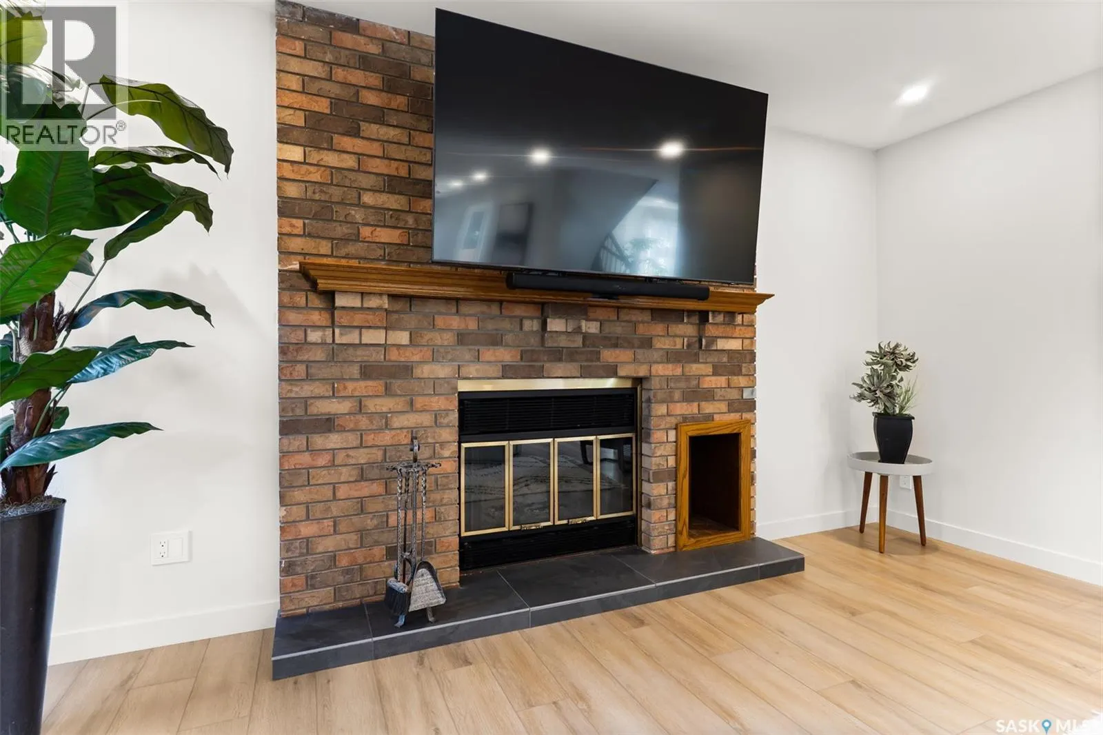 3807 Bow BAY