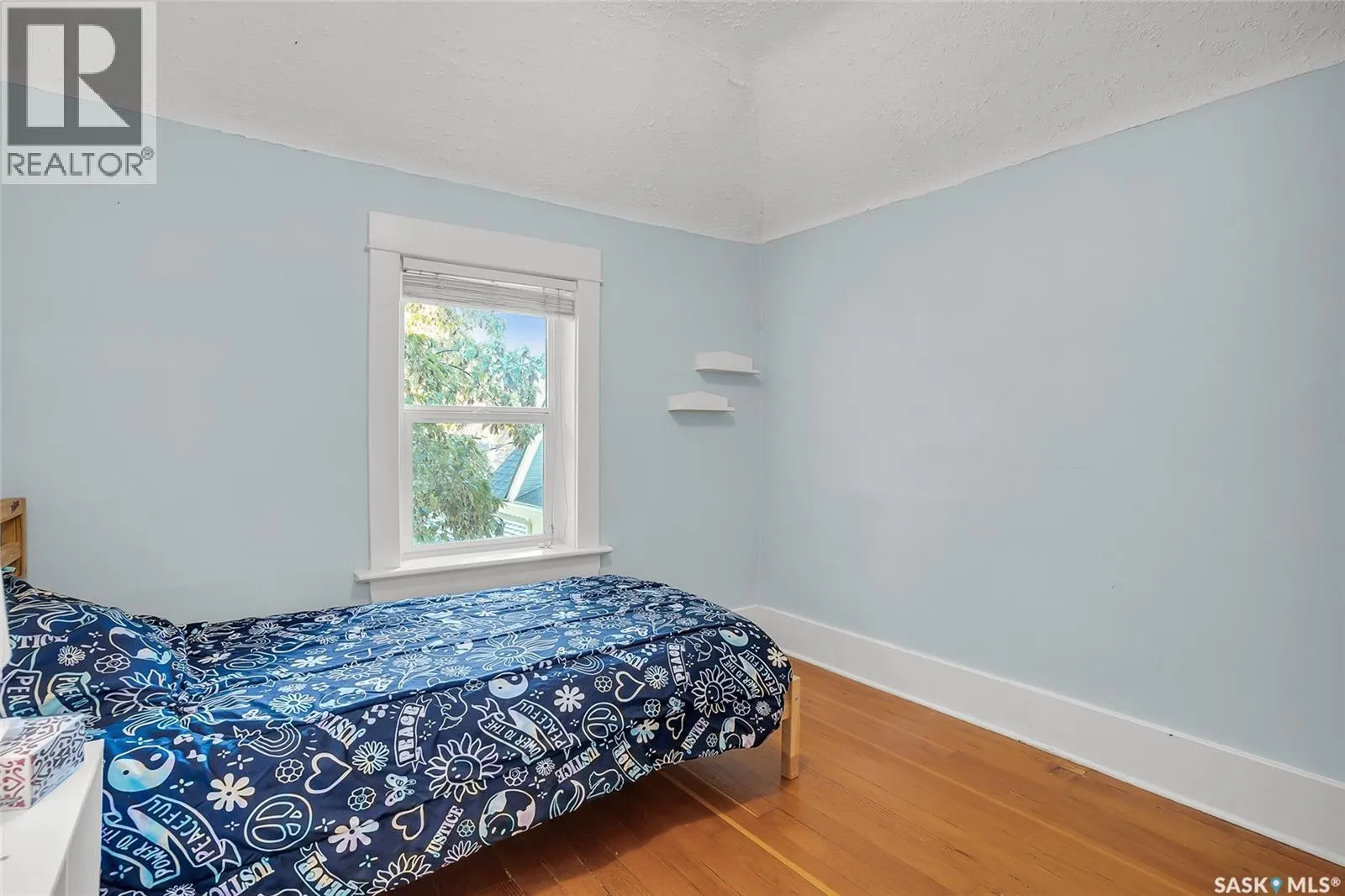 420 6th STREET E