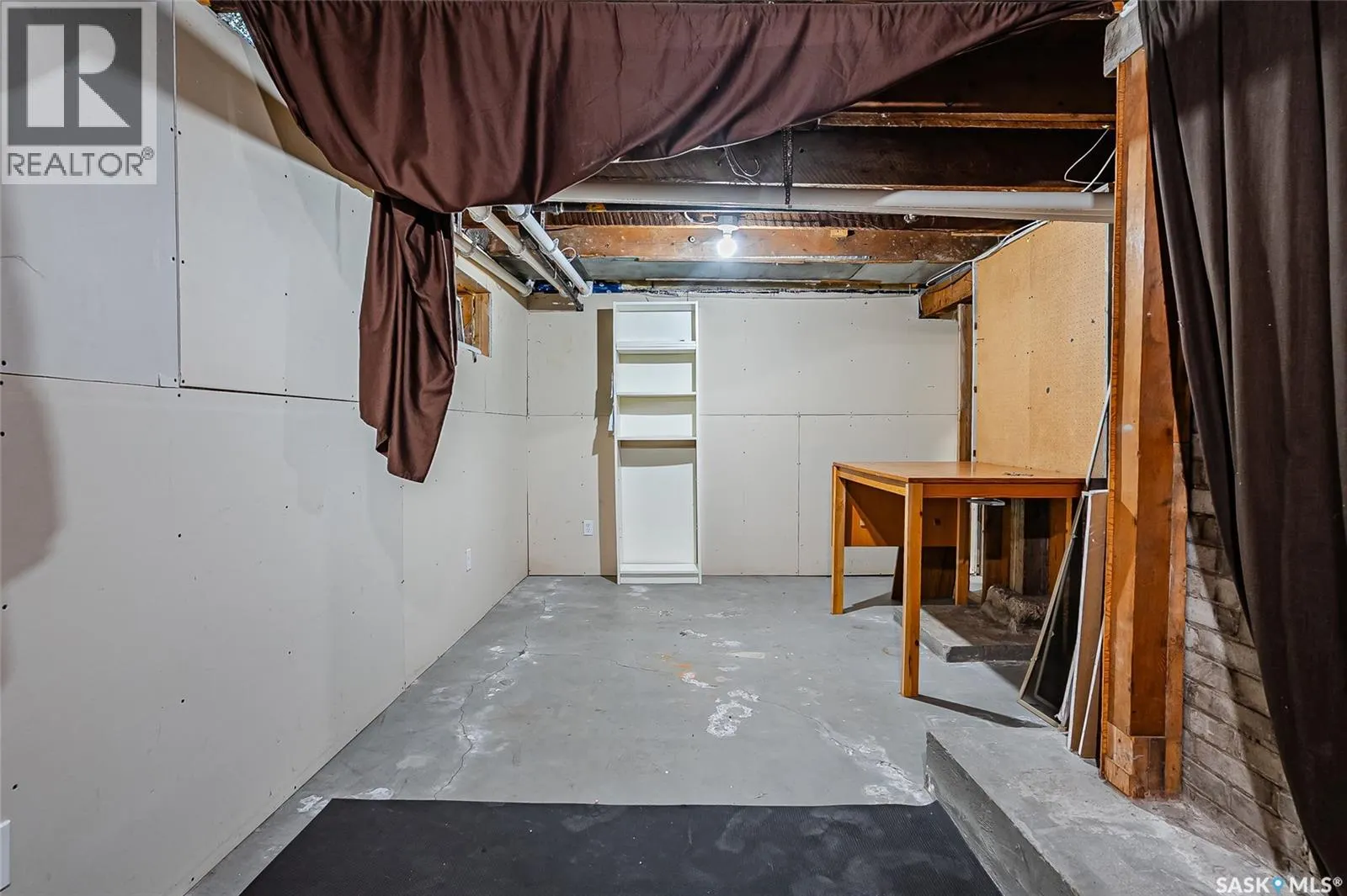 420 6th STREET E