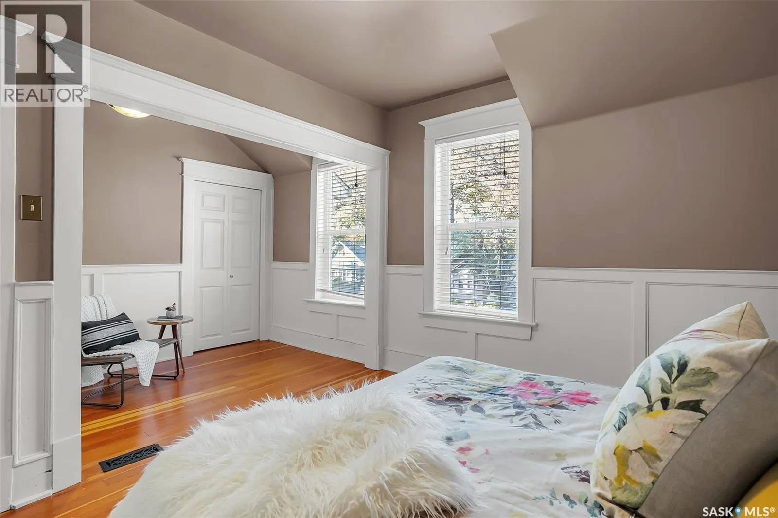 420 6th STREET E