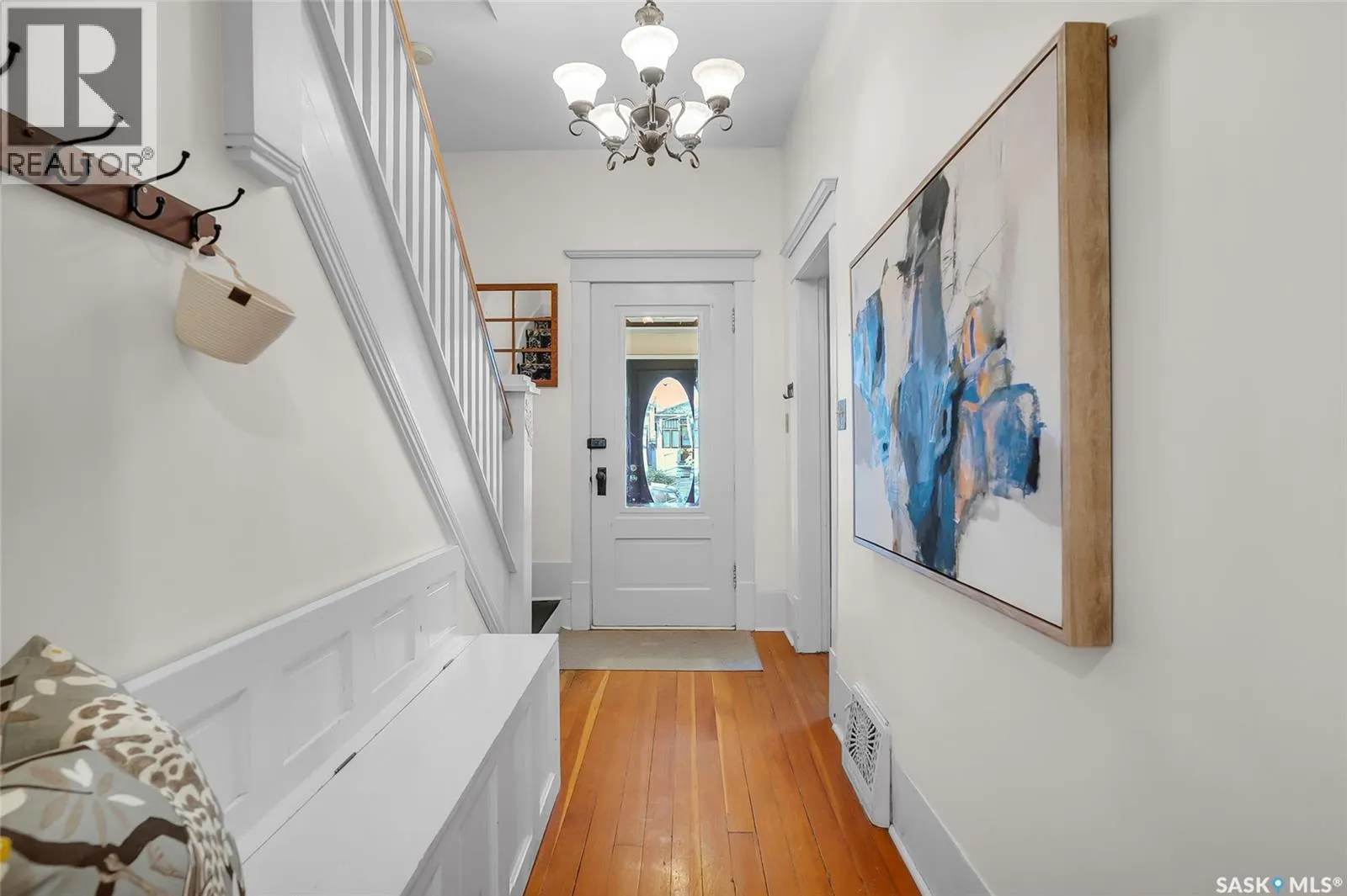 420 6th STREET E