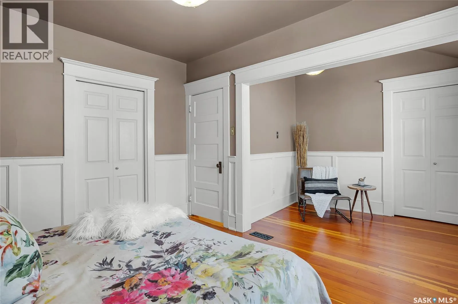 420 6th STREET E
